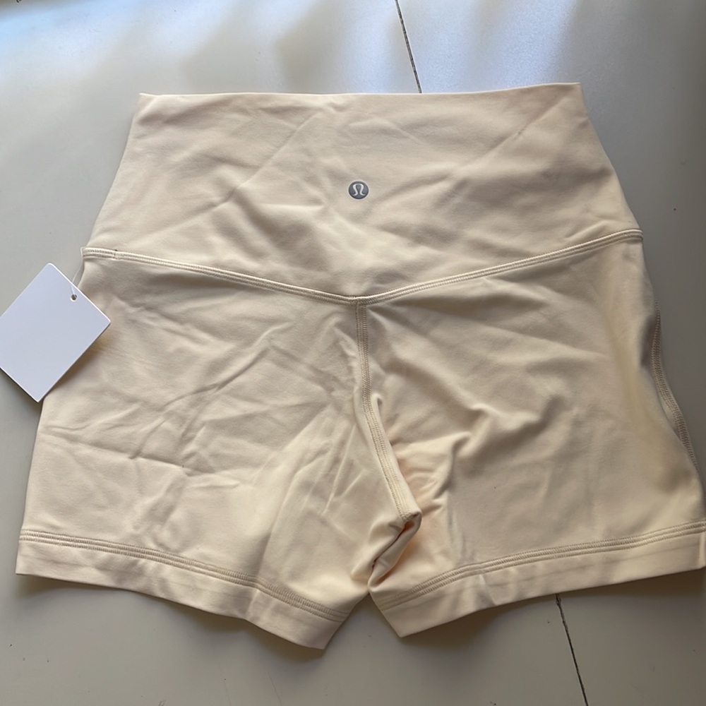 Lululemon Buttercream Align Shorts 4” Size 8 - Picture 7 of 7